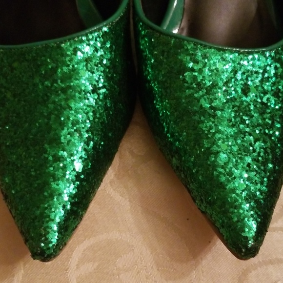 Heels - Picture 4 of 4